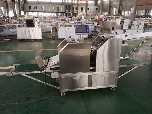 カッター220V 1Phが付いている完全なステンレス製の赤ん坊のスナックの生産ライン